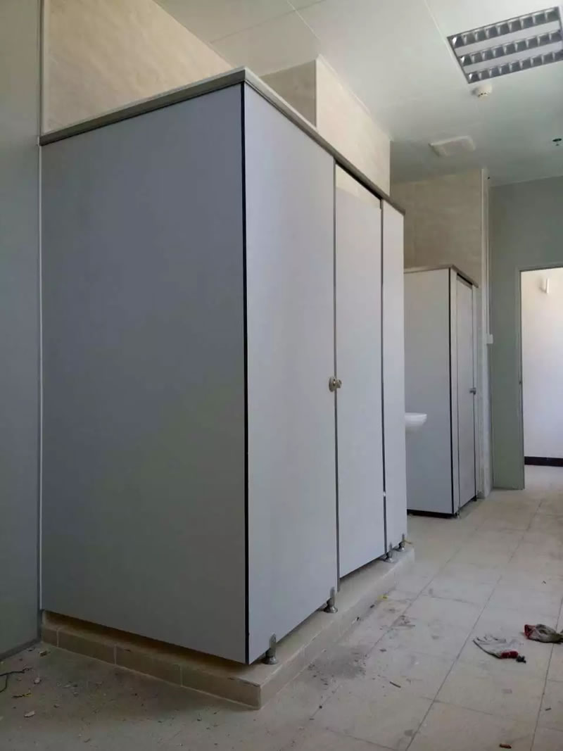 商場公共廁所隔斷